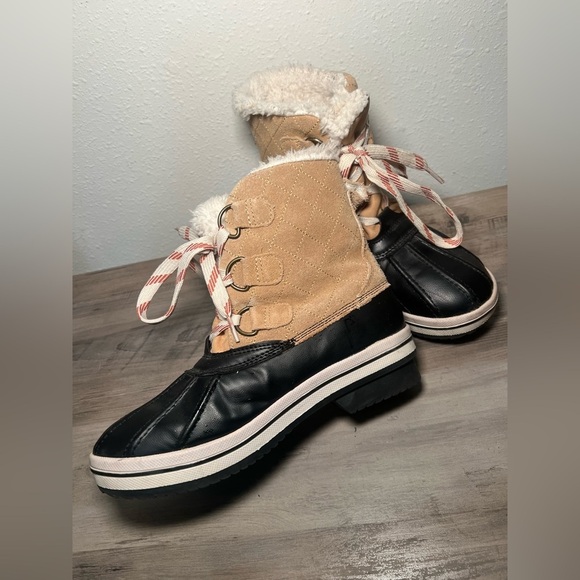 Merona Women's Tan and Black Duck Boots,Winter Boots,Size 7,Good Condition - Picture 7 of 9